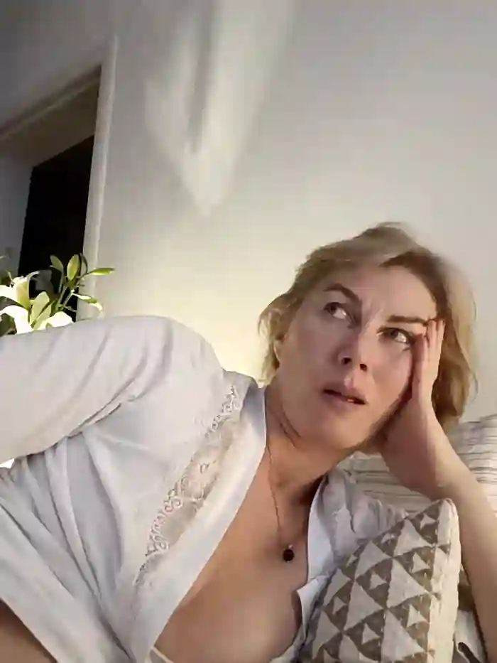 stellahere8