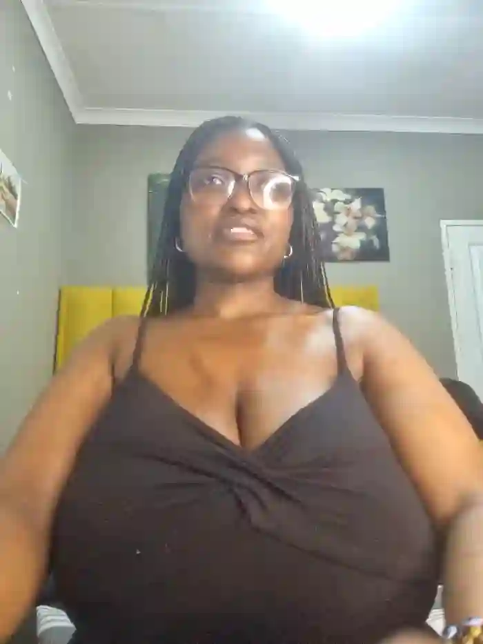 Bustygoddess32