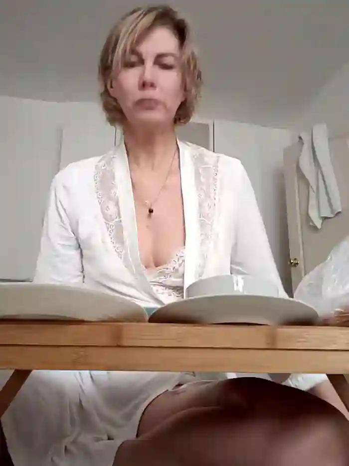 stellahere8