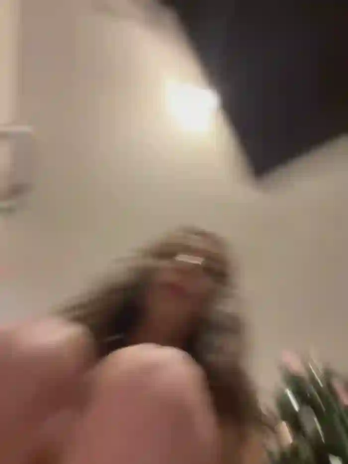 Mia_Ethan