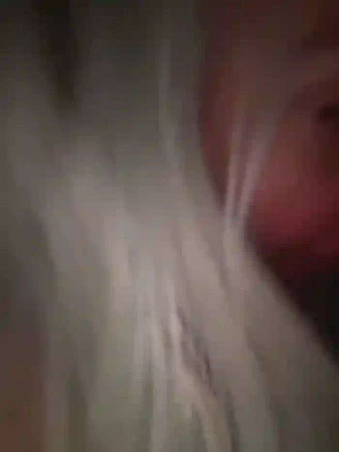 Bustyblondebabe32