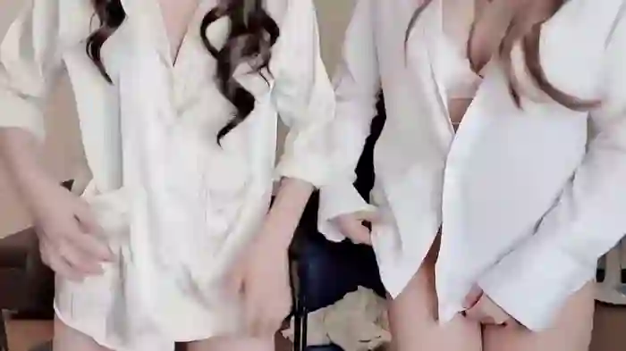 Mono-Stewardesss