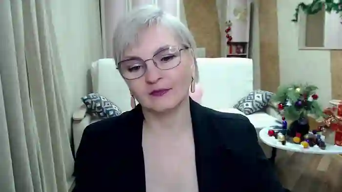 BlondeBrilliant7