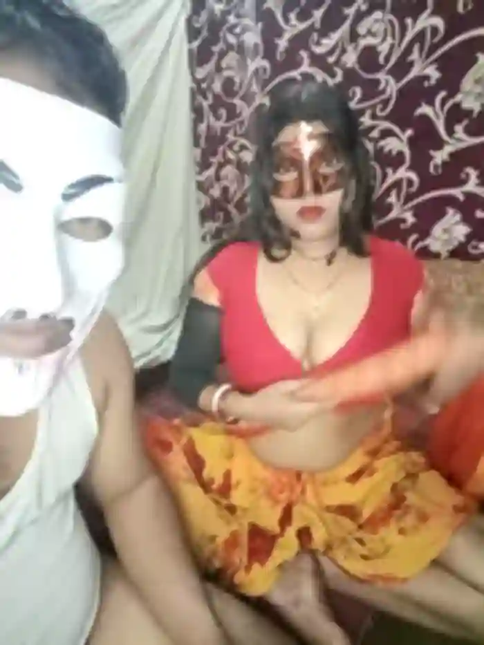 Hot_muskaan