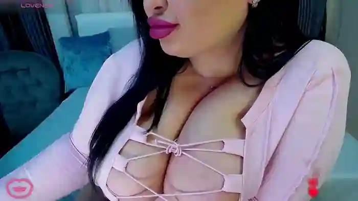 Valeri_wow_Boobs