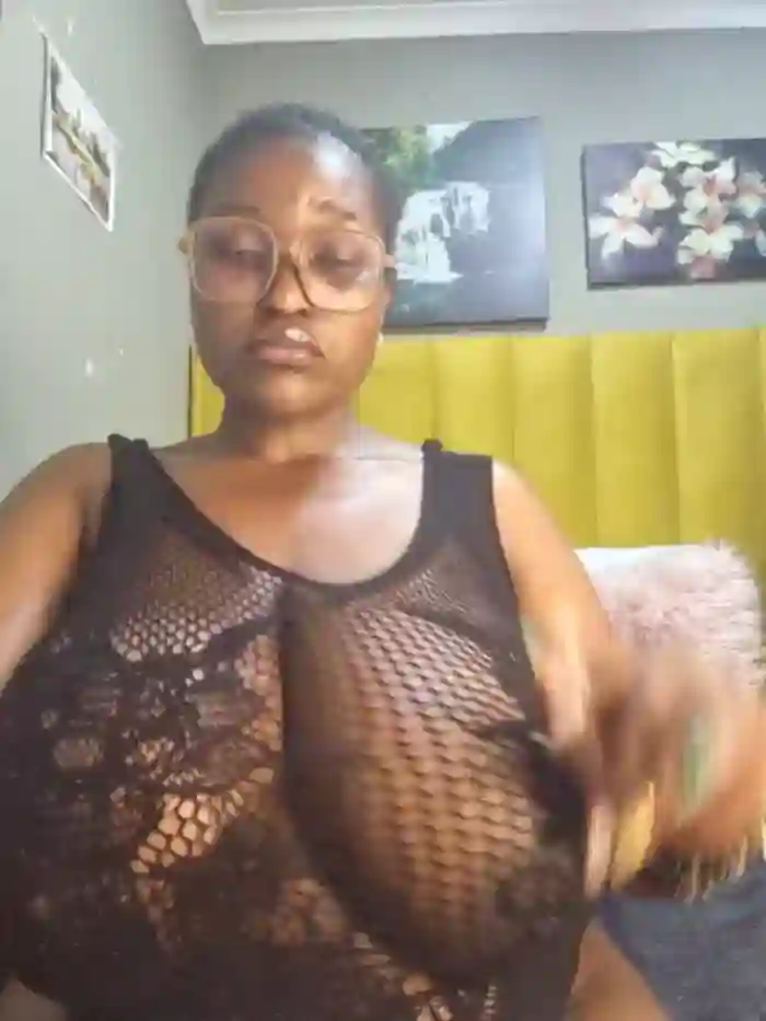 Bustygoddess32