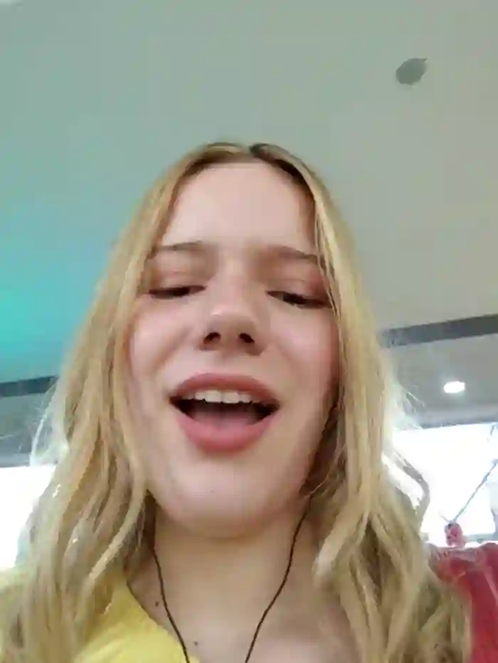 NicoleCut