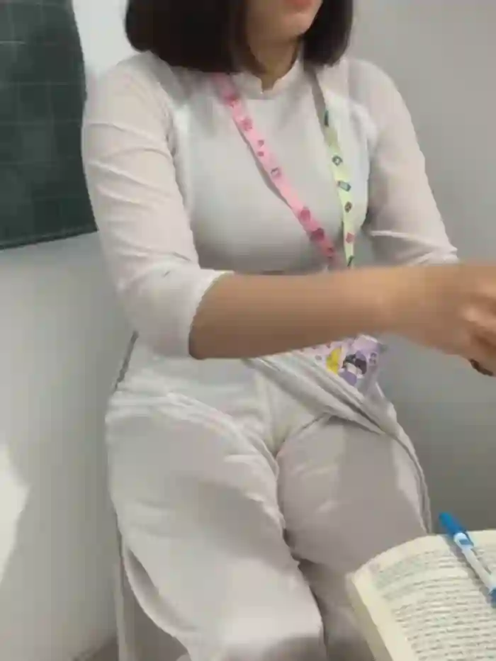 Schoolgirl_6969