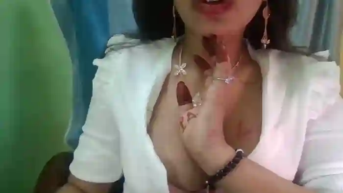 Yashika_Love1