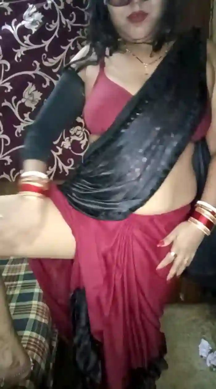 Hot_muskaan
