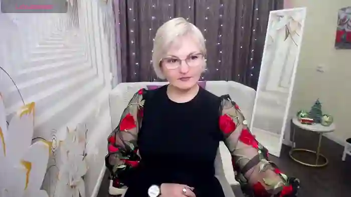 BlondeBrilliant7