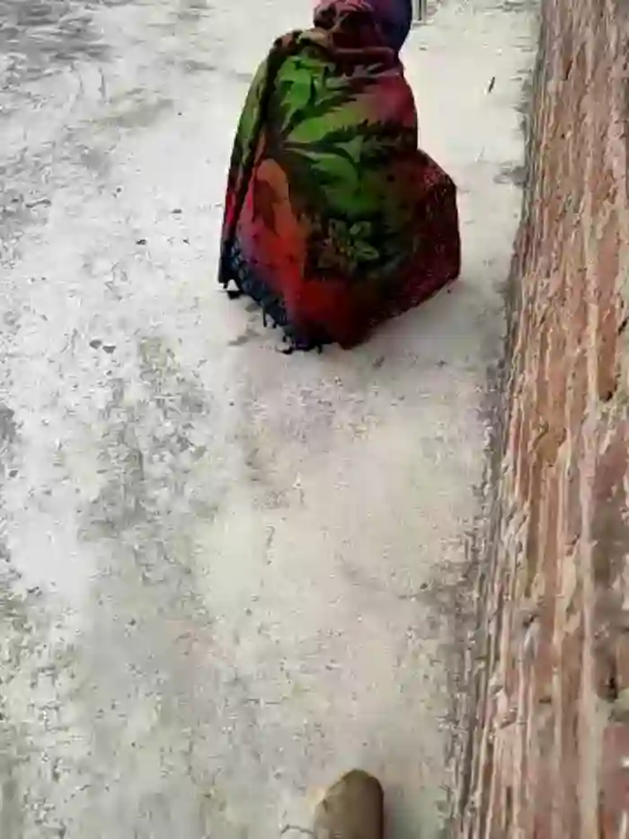 COUPLLE_VILLAGE