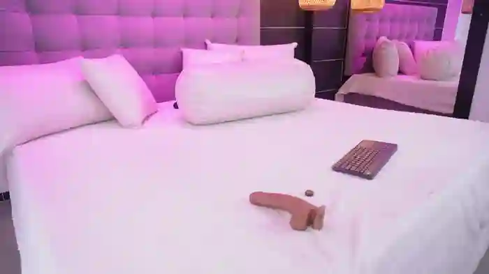 Bella_TS_
