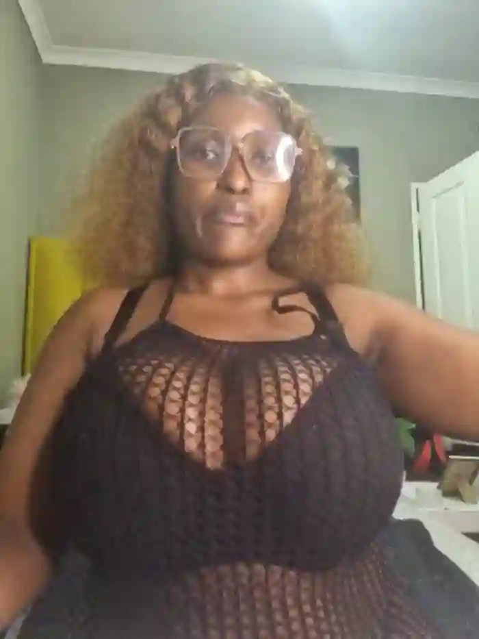 Bustygoddess32