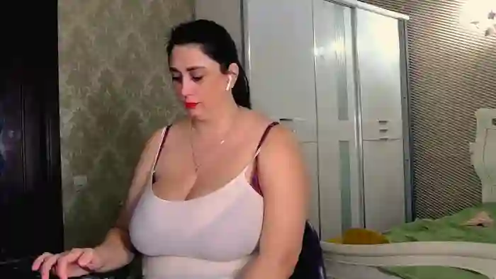 Evelyn_Shy