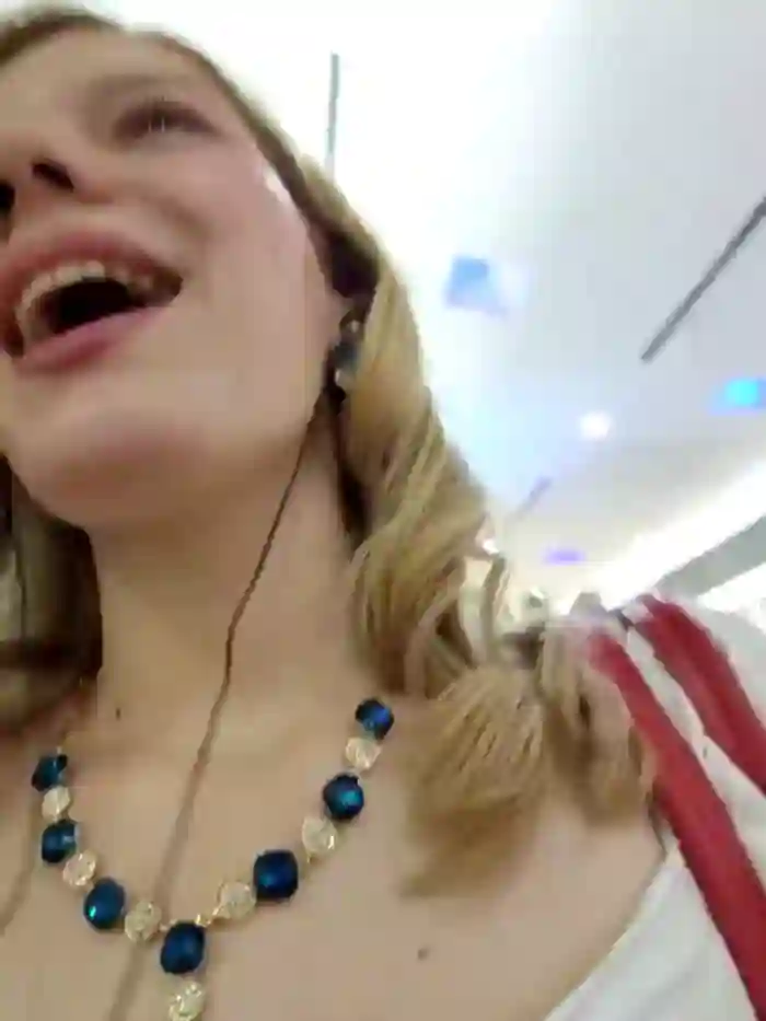NicoleCut