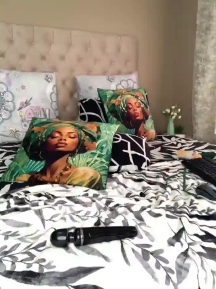 African_Sweet_Hun1603