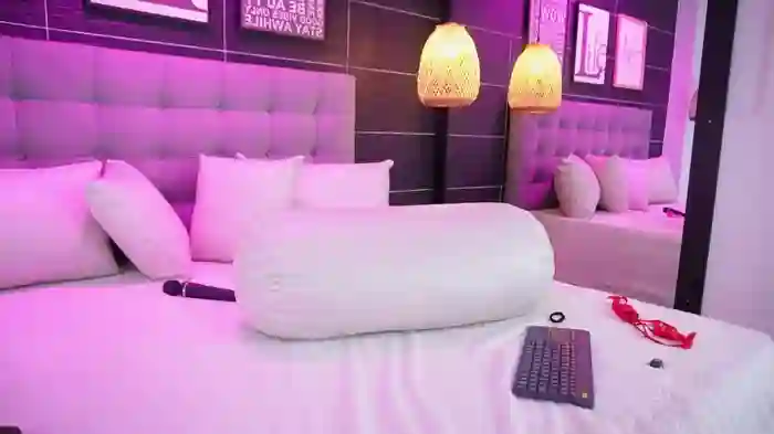 Bella_TS_