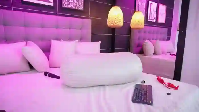 Bella_TS_