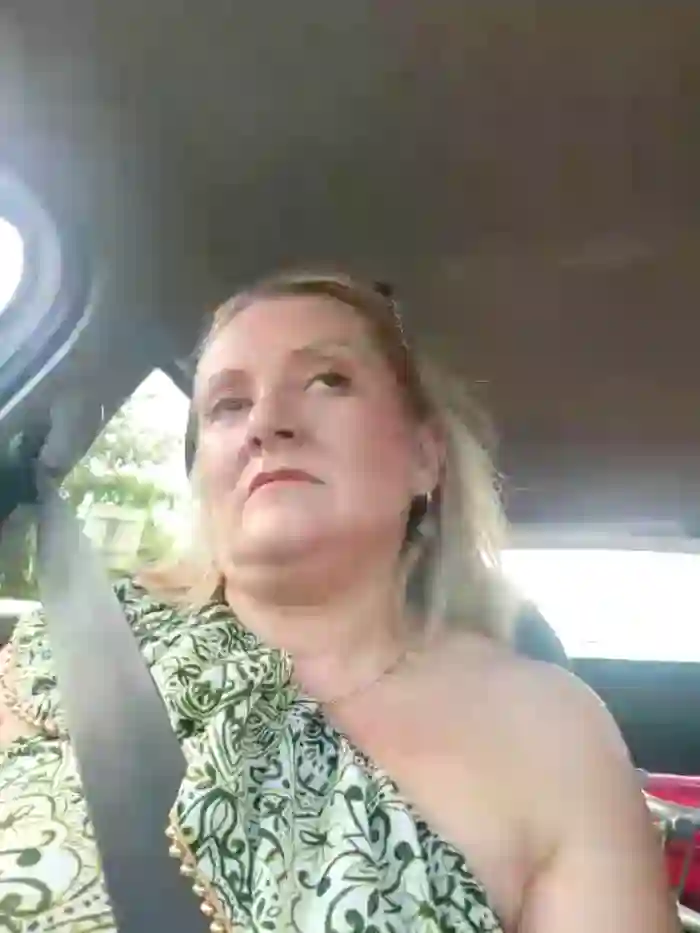 lady_charlyne
