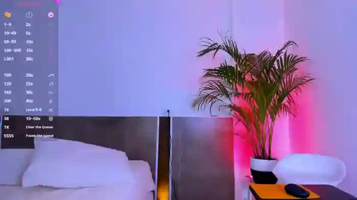 Leila_Hillian