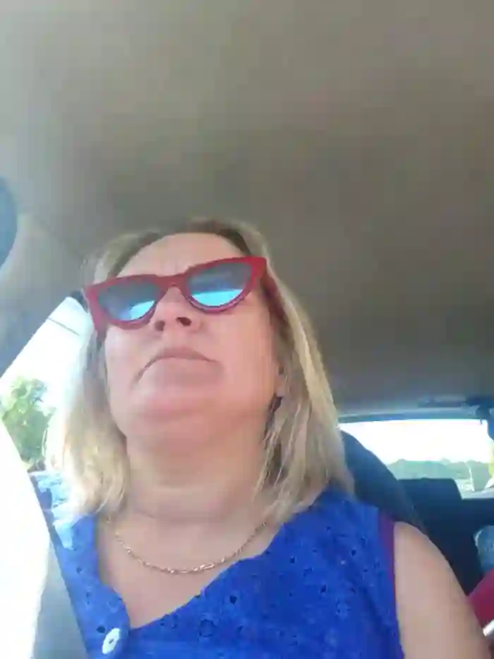 lady_charlyne