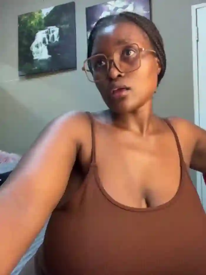 Bustygoddess32