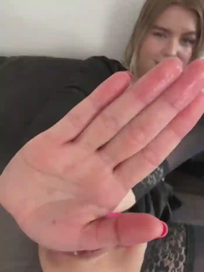 LaraBlond