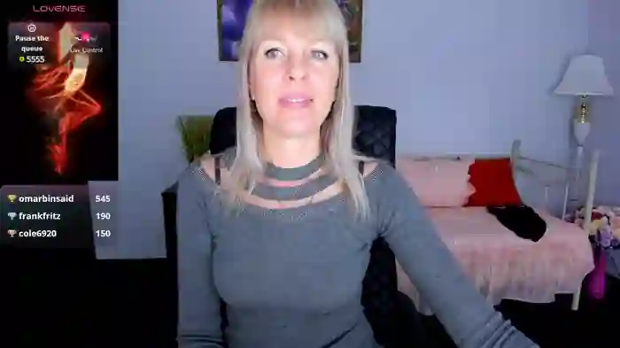 Anita_Tayson