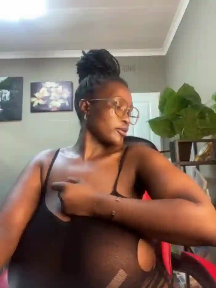 Bustygoddess32