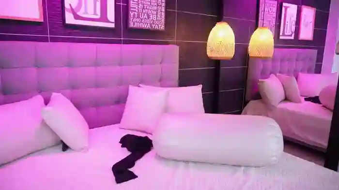 Bella_TS_