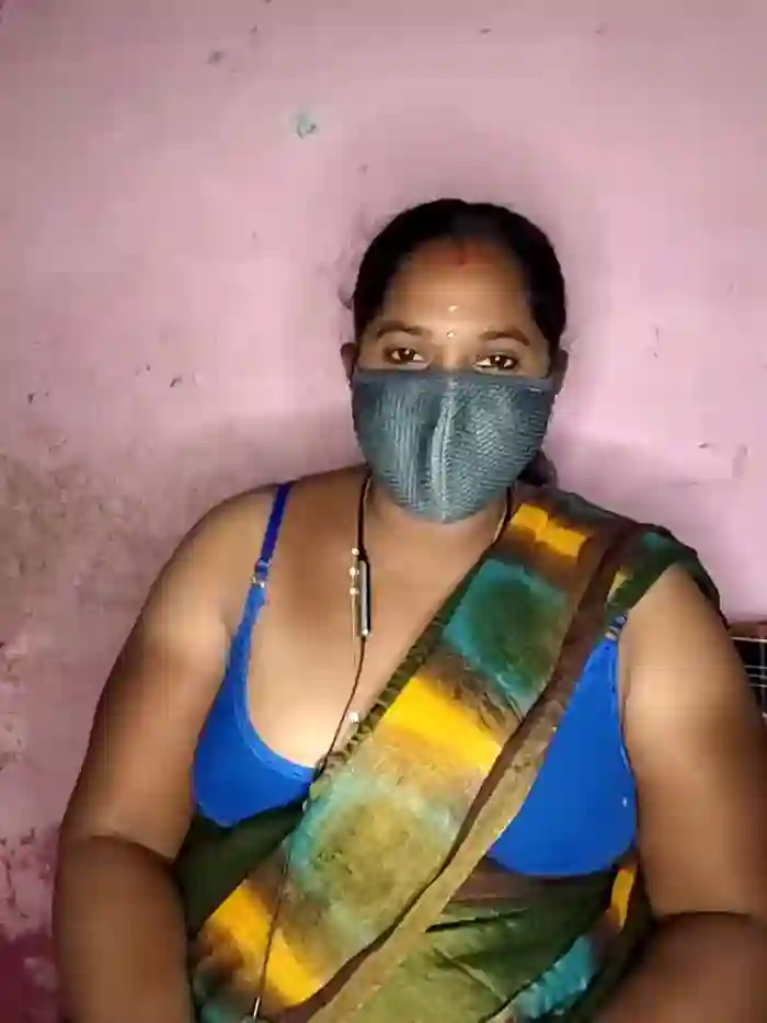 tamilvillagecouple1