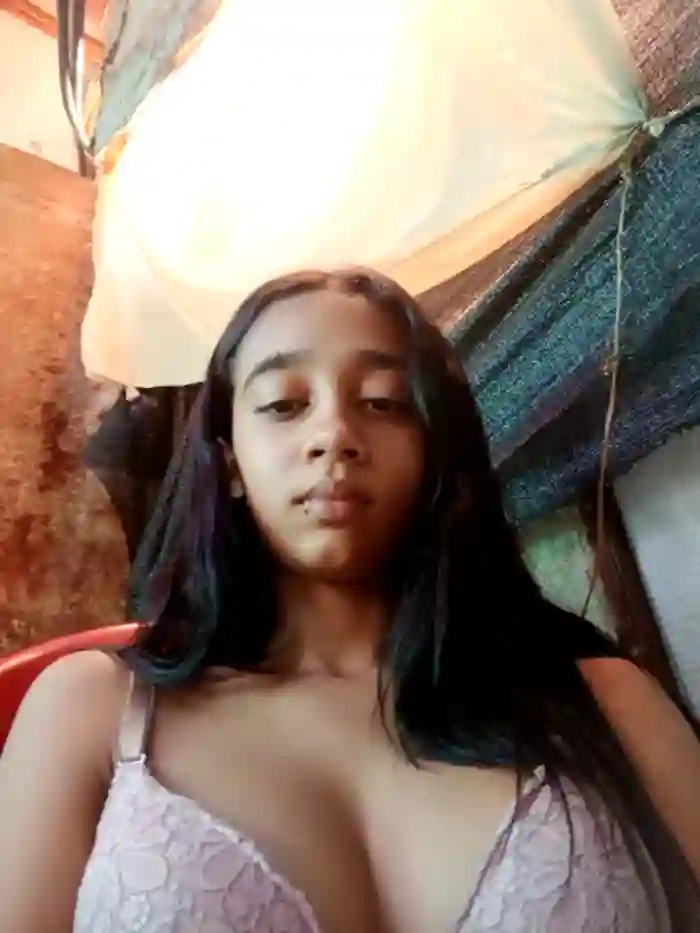 Zoe_Sweett18
