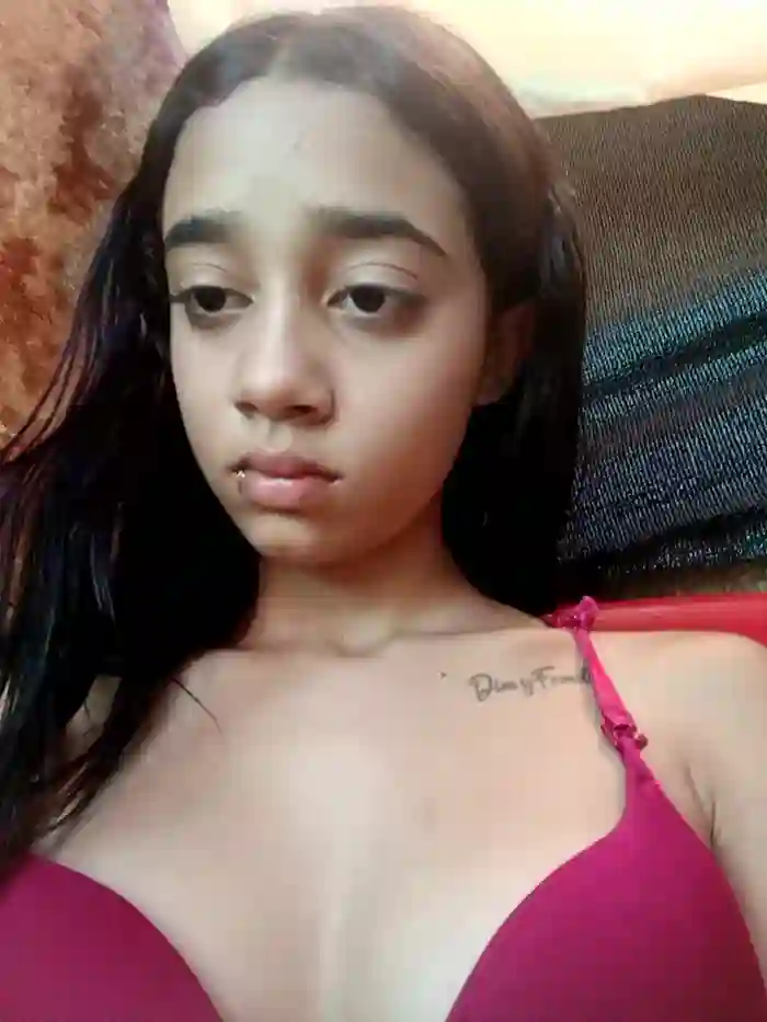 Zoe_Sweett18