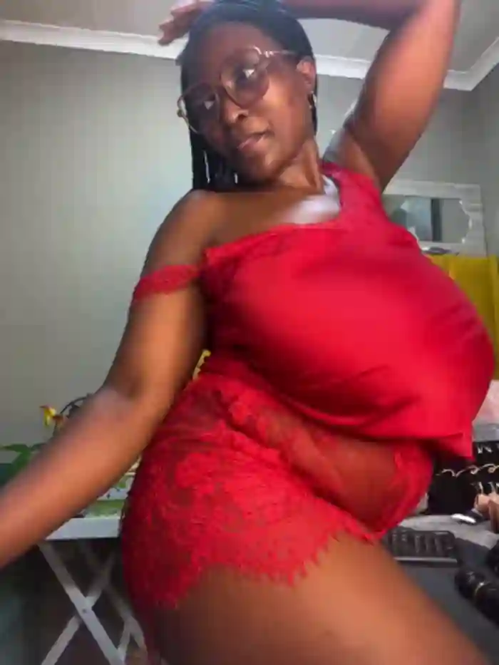 Bustygoddess32