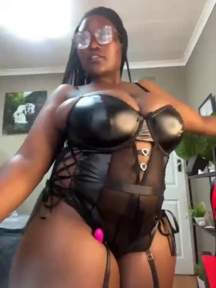 Bustygoddess32