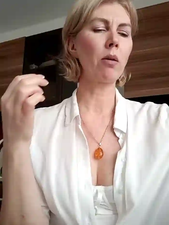 stellahere8