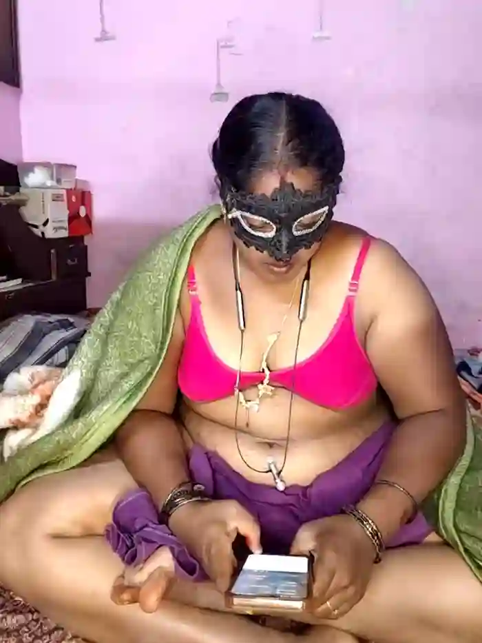 tamilvillagecouple1