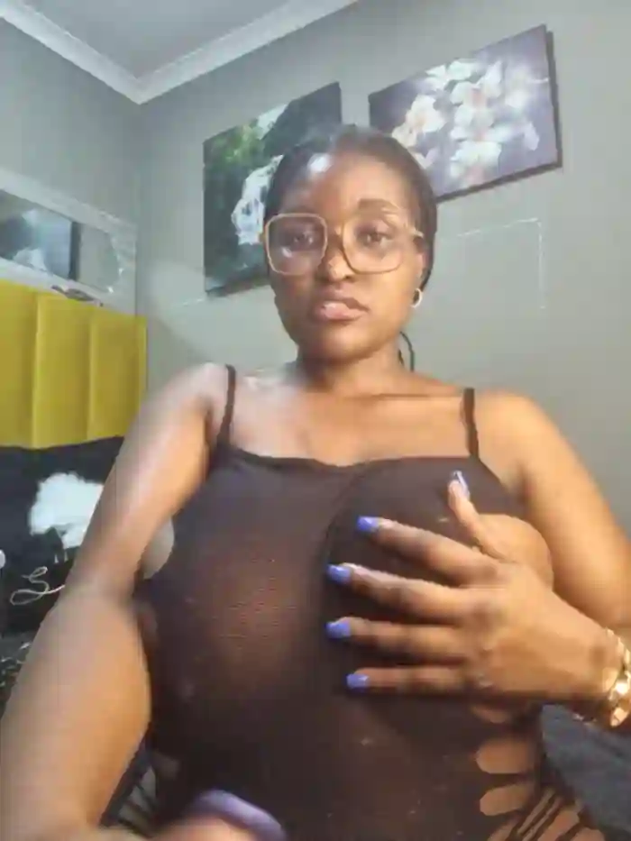 Bustygoddess32