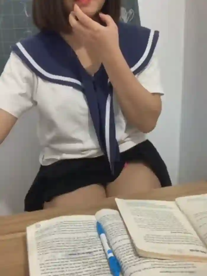 Schoolgirl_6969