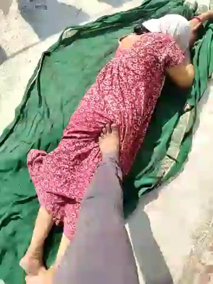 COUPLLE_VILLAGE