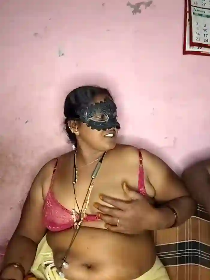 tamilvillagecouple1