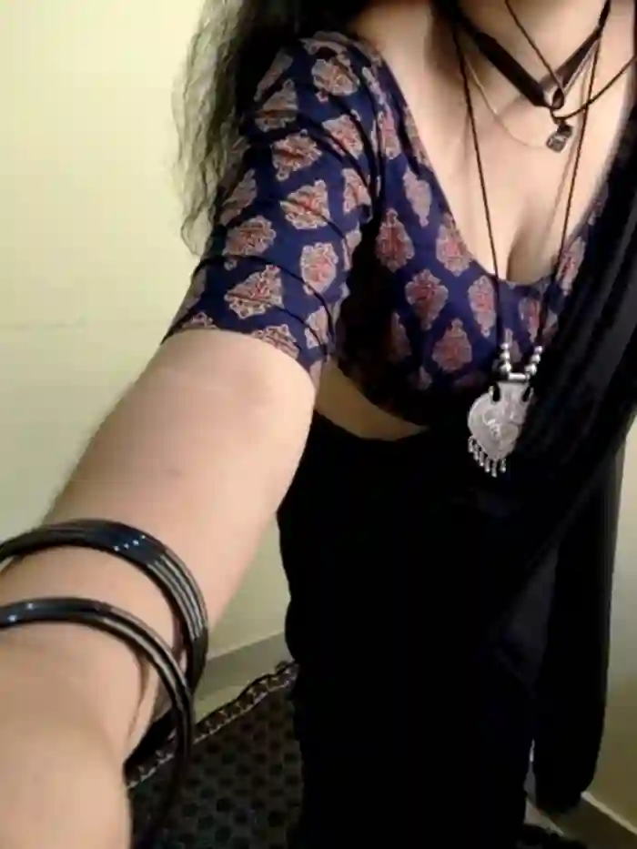 Mallu_MayaMadhav