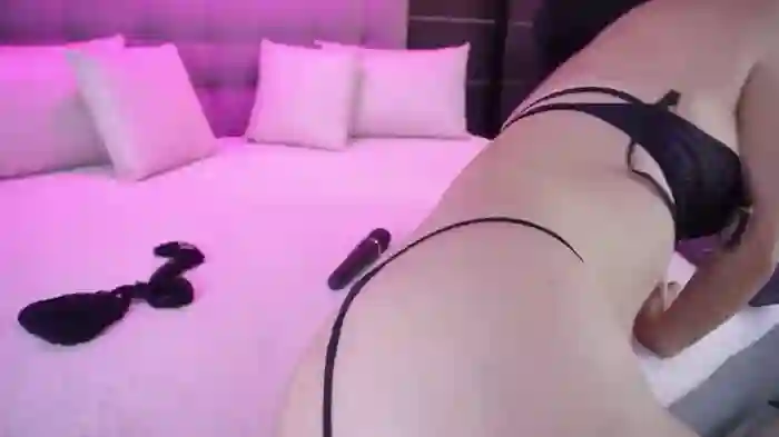 Bella_TS_