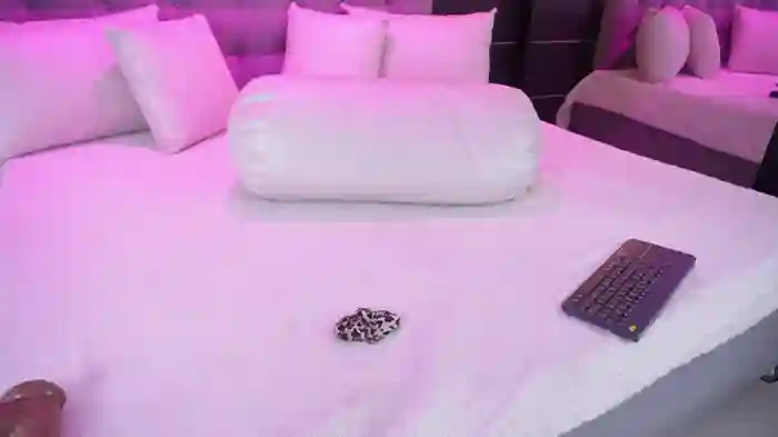 Bella_TS_