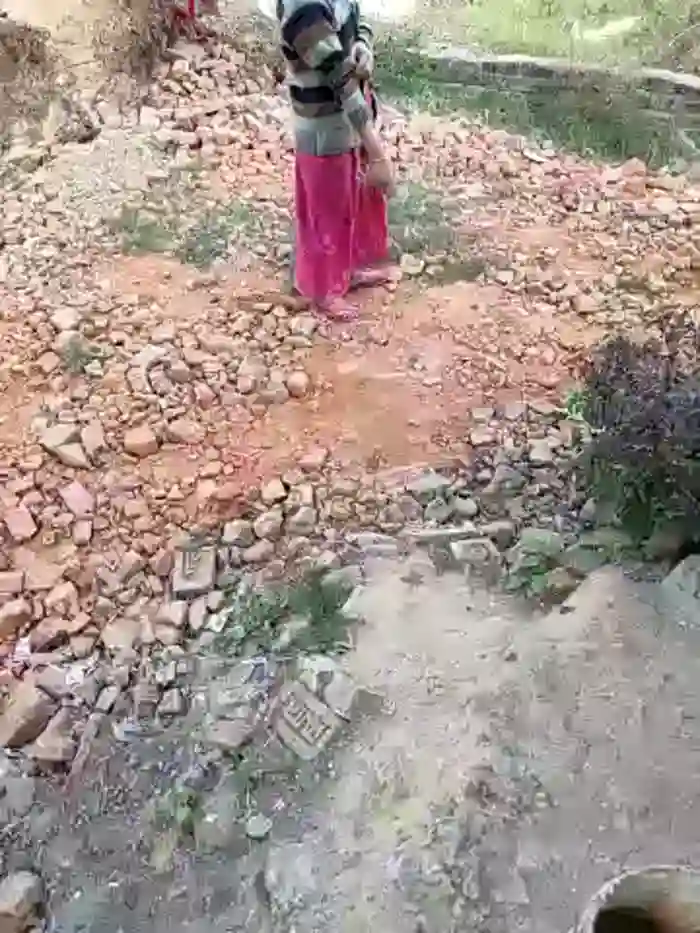 COUPLLE_VILLAGE
