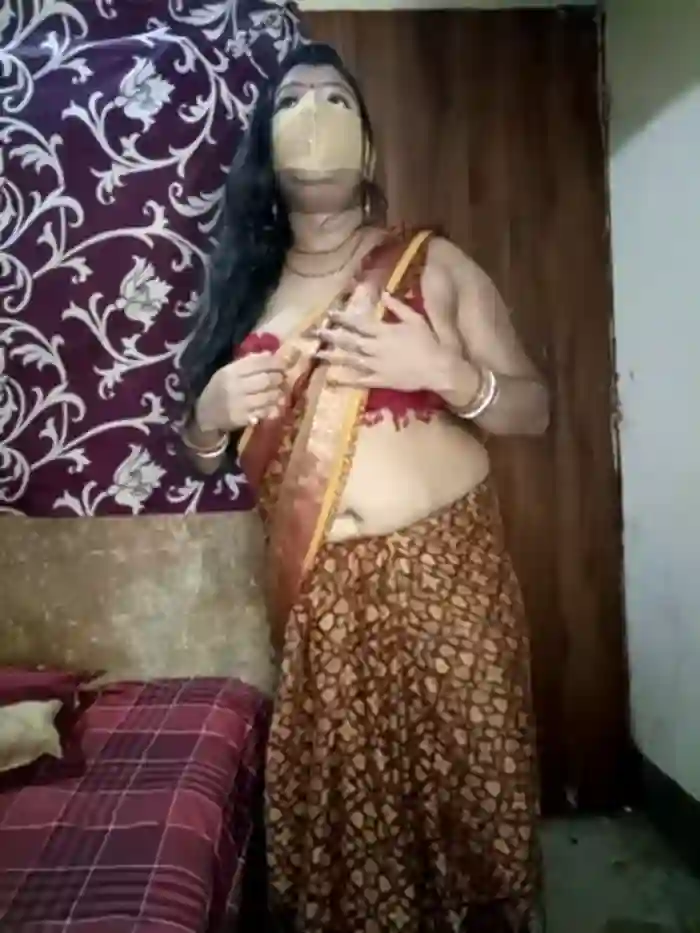 Hot_muskaan