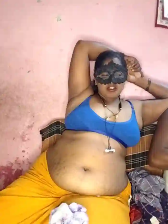 tamilvillagecouple1