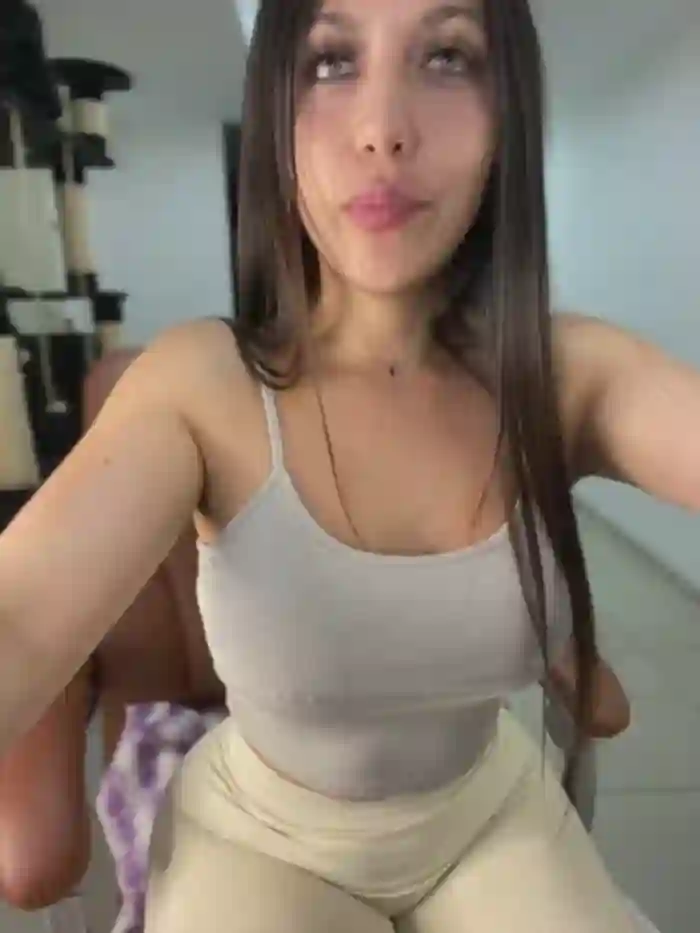 MiaJones21