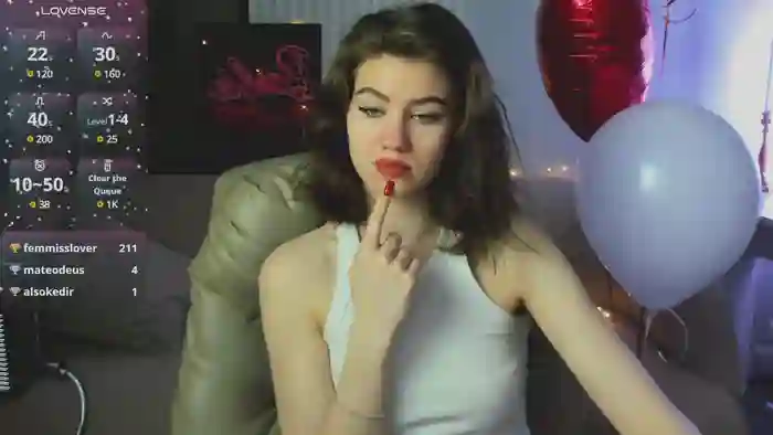 Selena_grey_